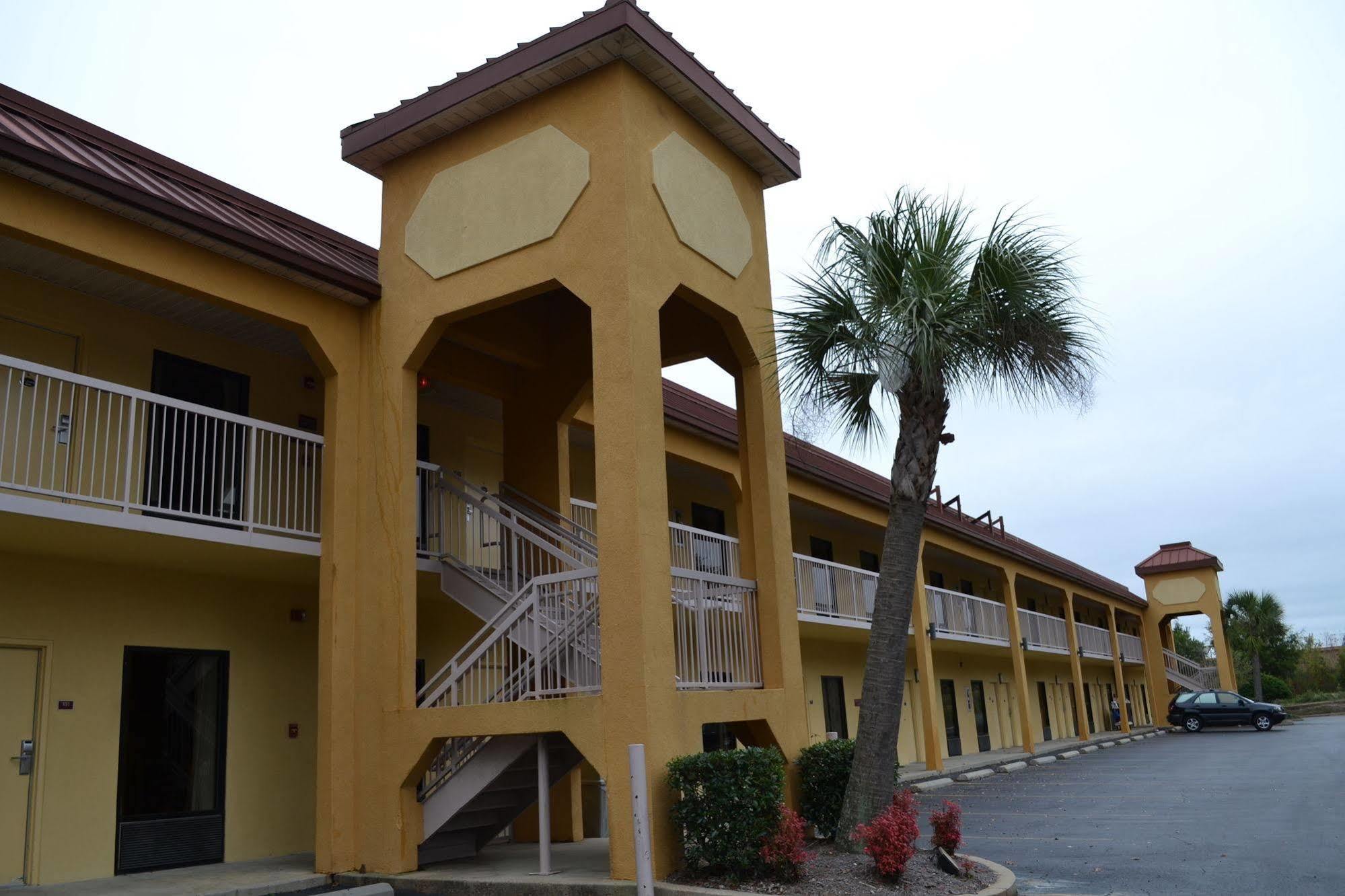 Fairview Inn & Suites Mobile Exterior photo