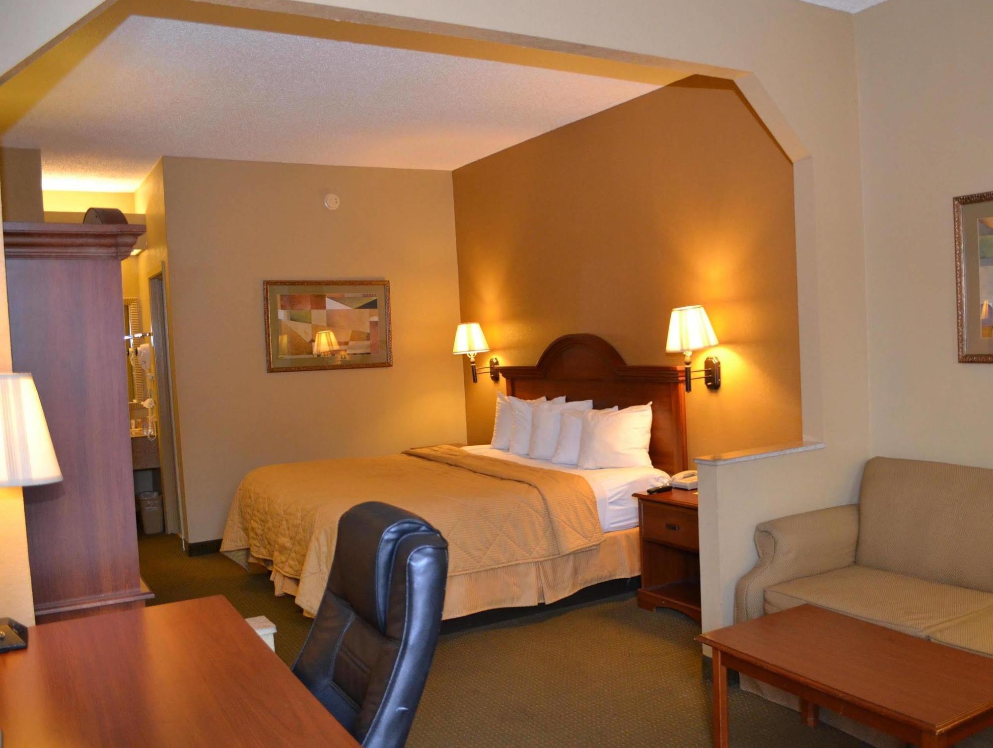 Fairview Inn & Suites Mobile Exterior photo