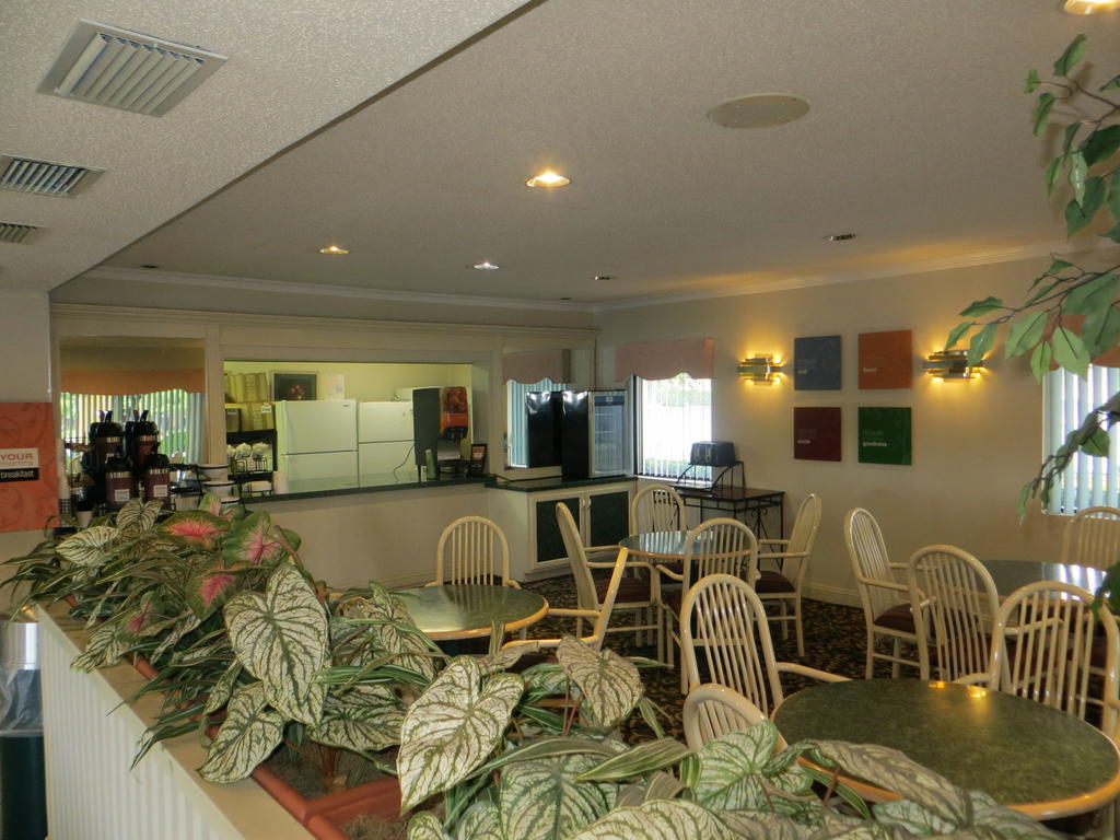 Fairview Inn & Suites Mobile Exterior photo